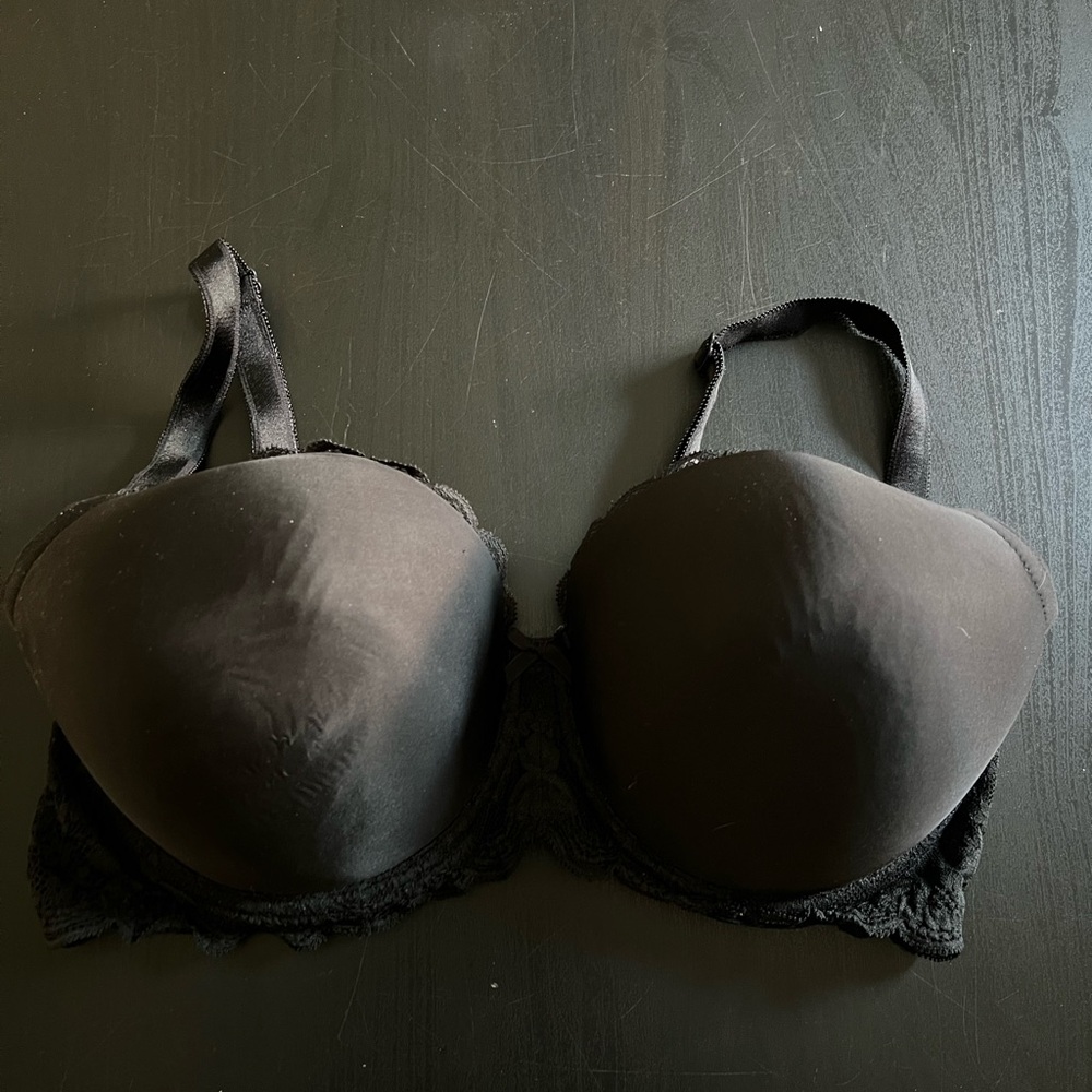 Victoria's Secret Smooth & Lace Lightly Lined Demi Bra